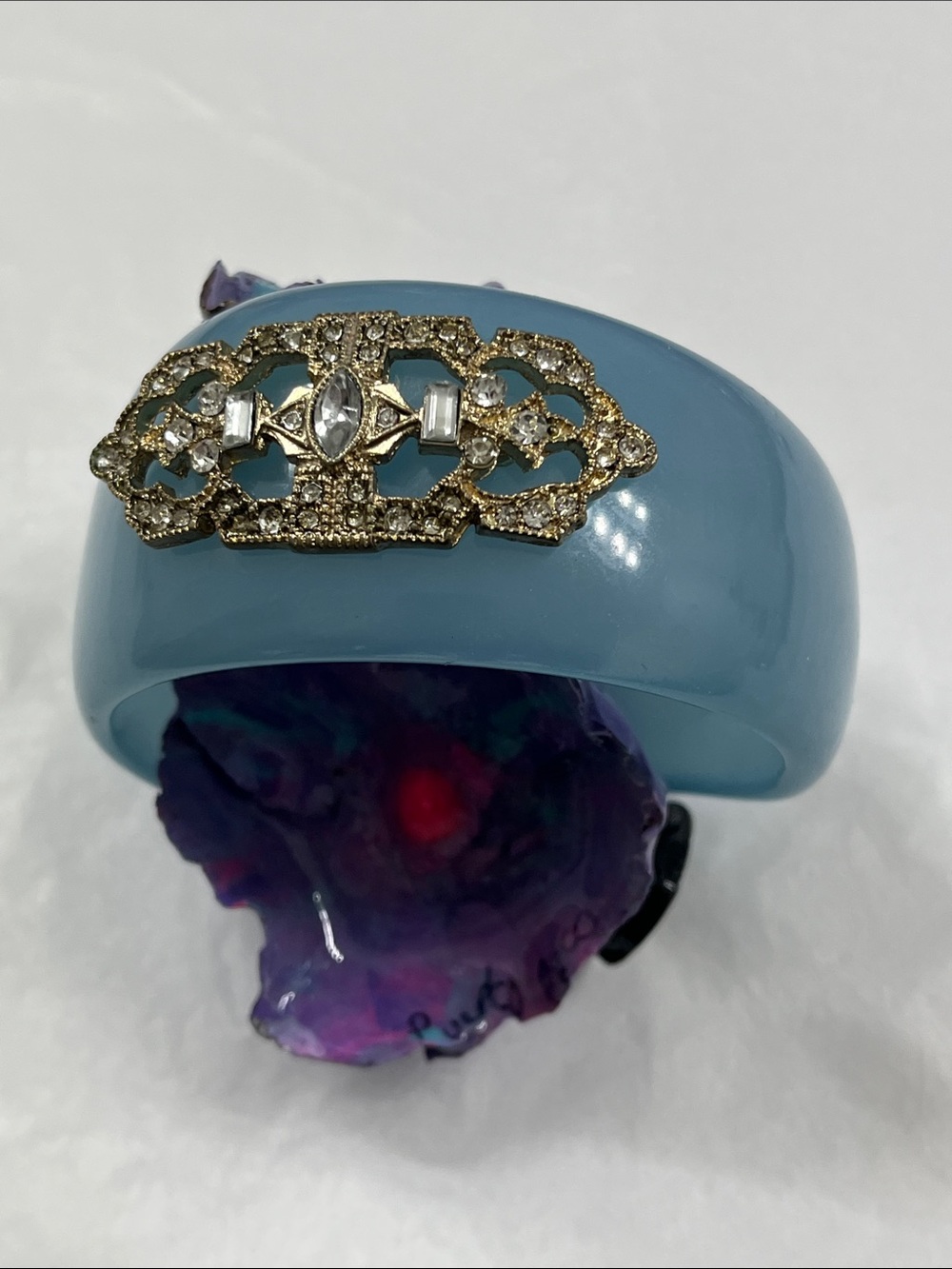 Wonderful Retro Resin tTranslucent Bangle